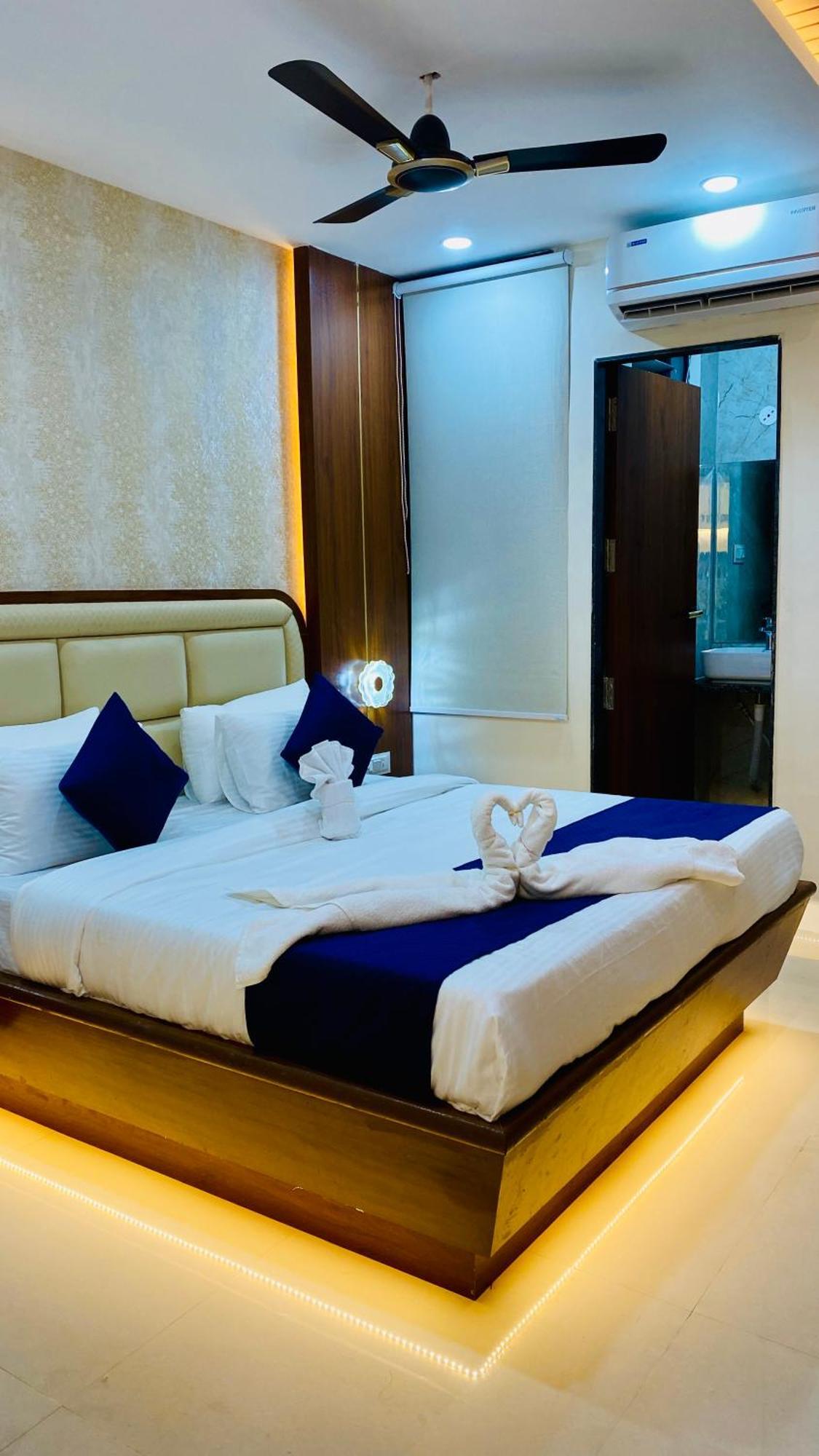 Hotel Aranyasutra Inaya, インドール エクステリア 写真